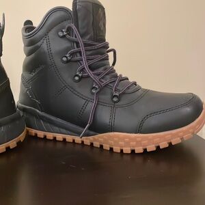 Columbia Black winter Boots